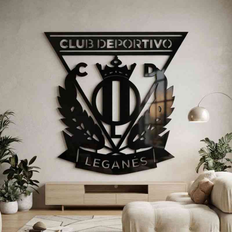 cuadro recortado en metal del c.d leganes.