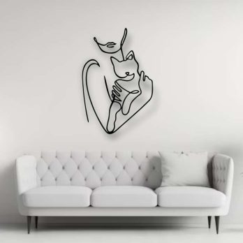 cuadro recortado en metal mujer y gato para pared