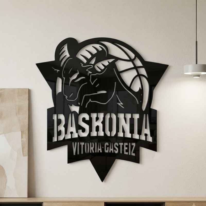 cuadro recortado en metal del baskonia.
