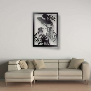 cuadro recortado en metal mujer elegante para pared