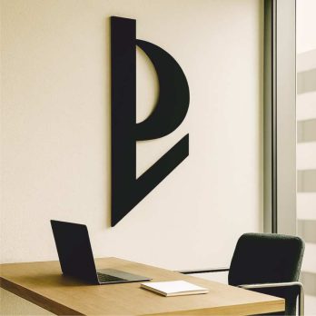 cuadro recortado en metal moderno "eje firme" para pared.