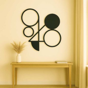 cuadro recortado en metal geométrico "paso ligero" para pared.