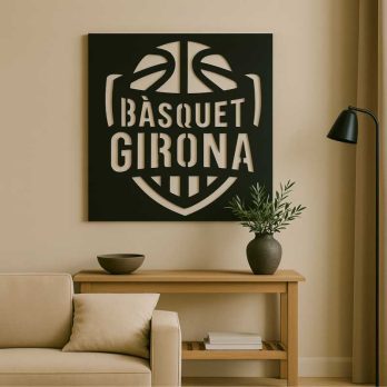 cuadro recortado en metal de baloncesto "basquet girona" para pared.