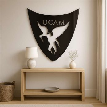 cuadro recortado en metal baloncesto "ucam murcia" para pared.