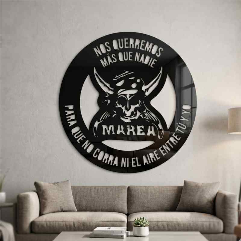cuadro recortado en metal de marea.